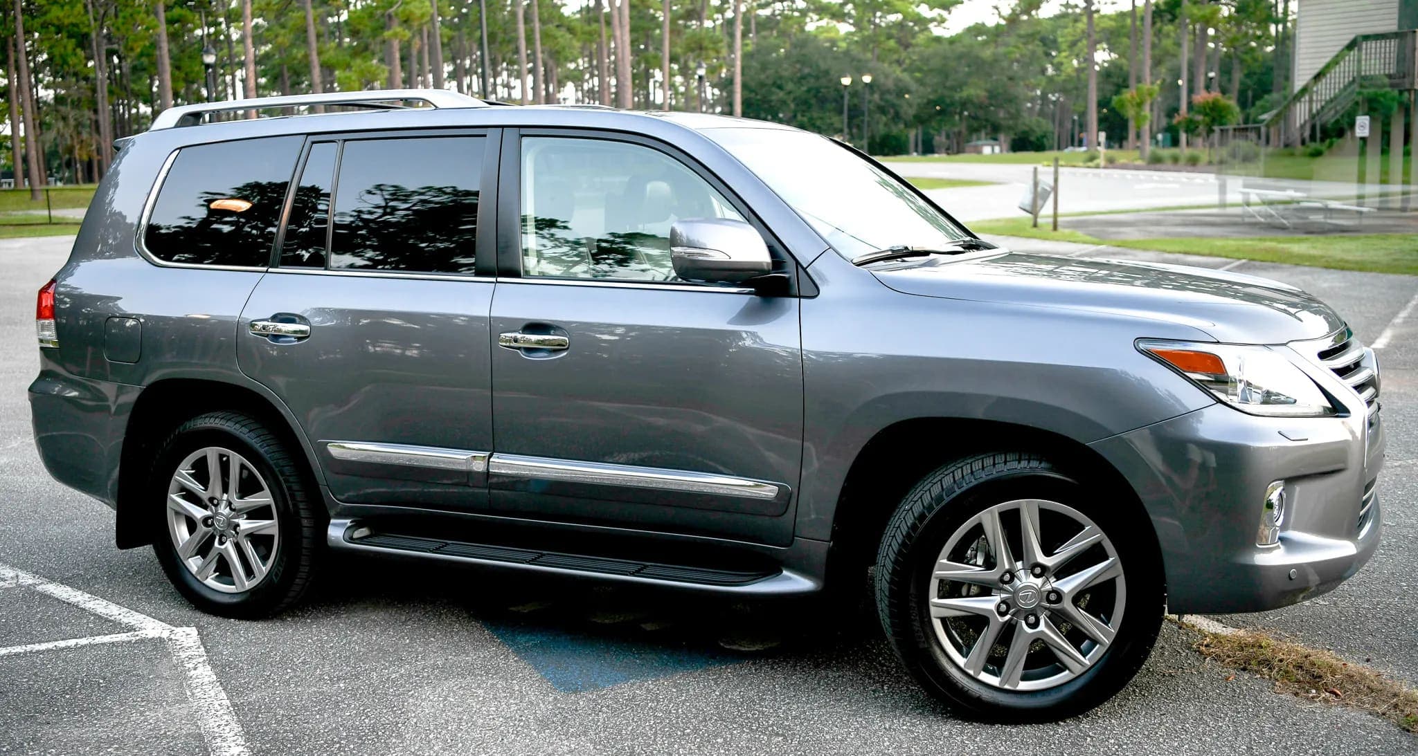 2014 Lexus LX570, view