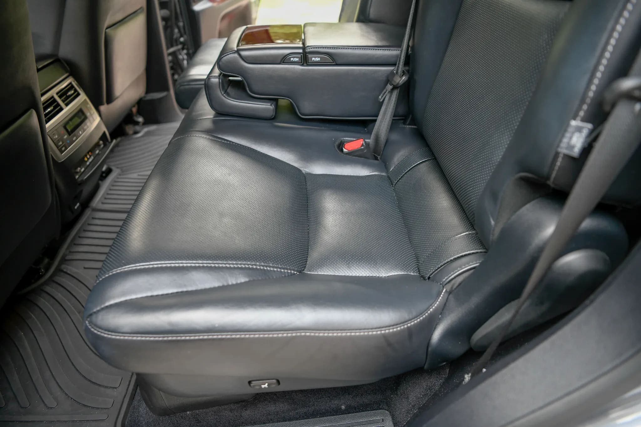 2014 Lexus LX570, view