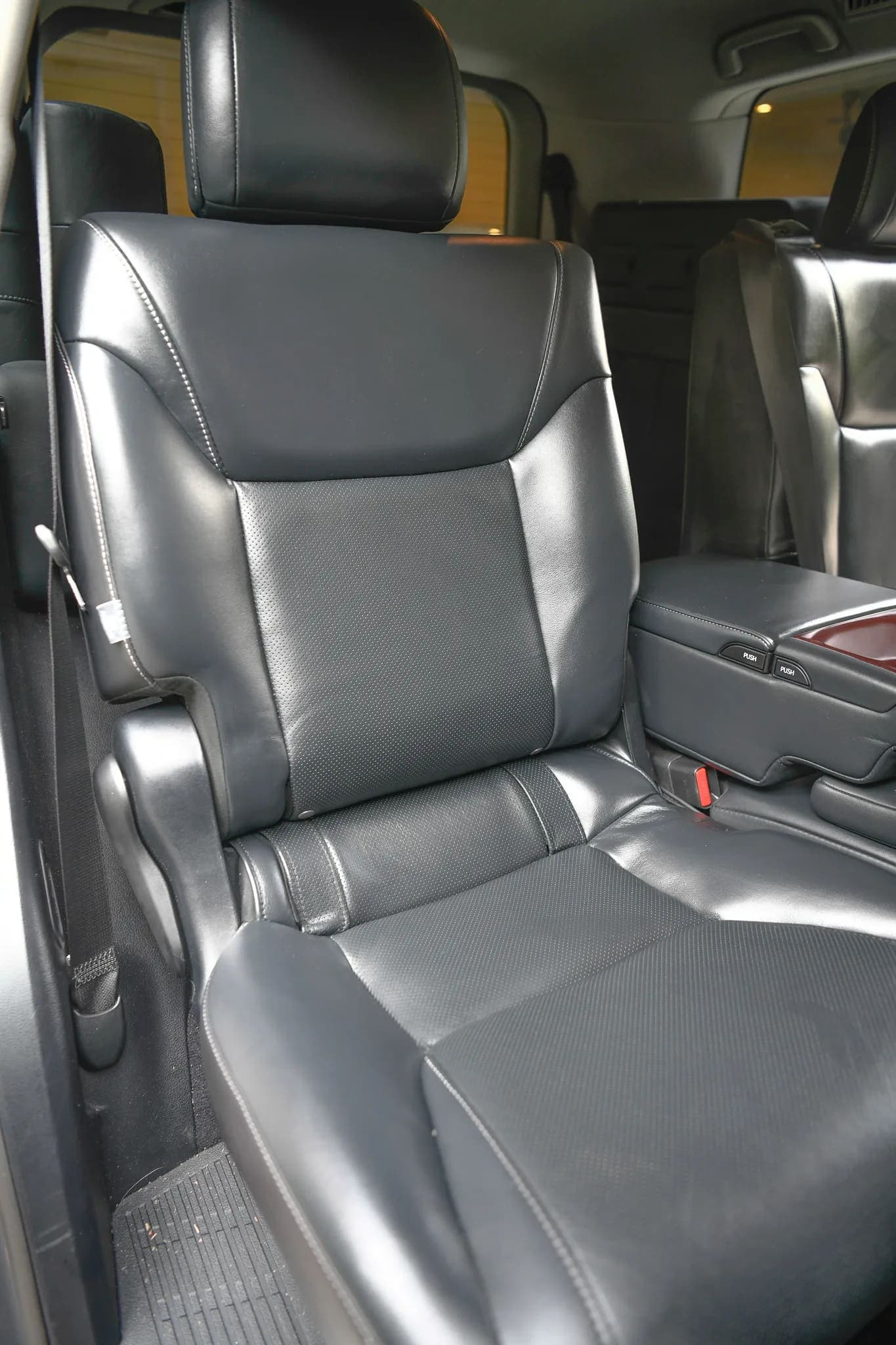 2014 Lexus LX570, view