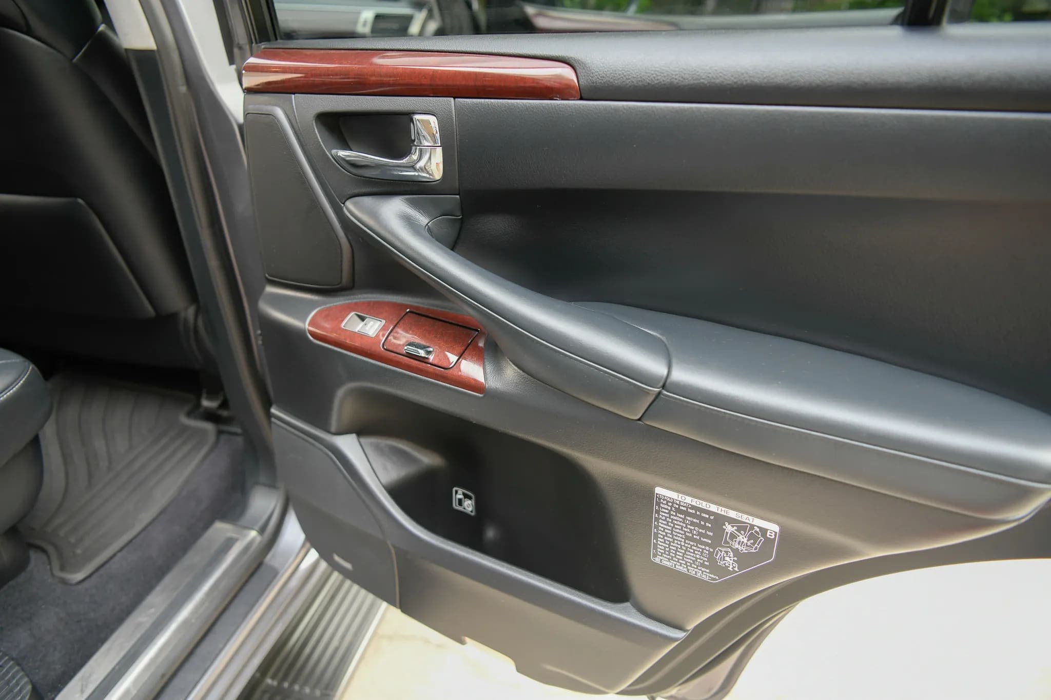 2014 Lexus LX570, view