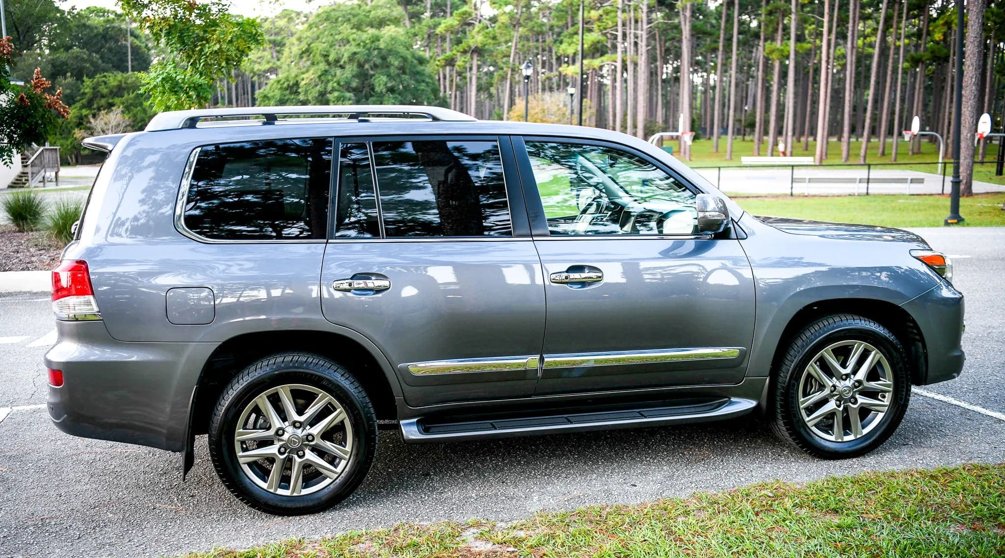 2014 Lexus LX570, view