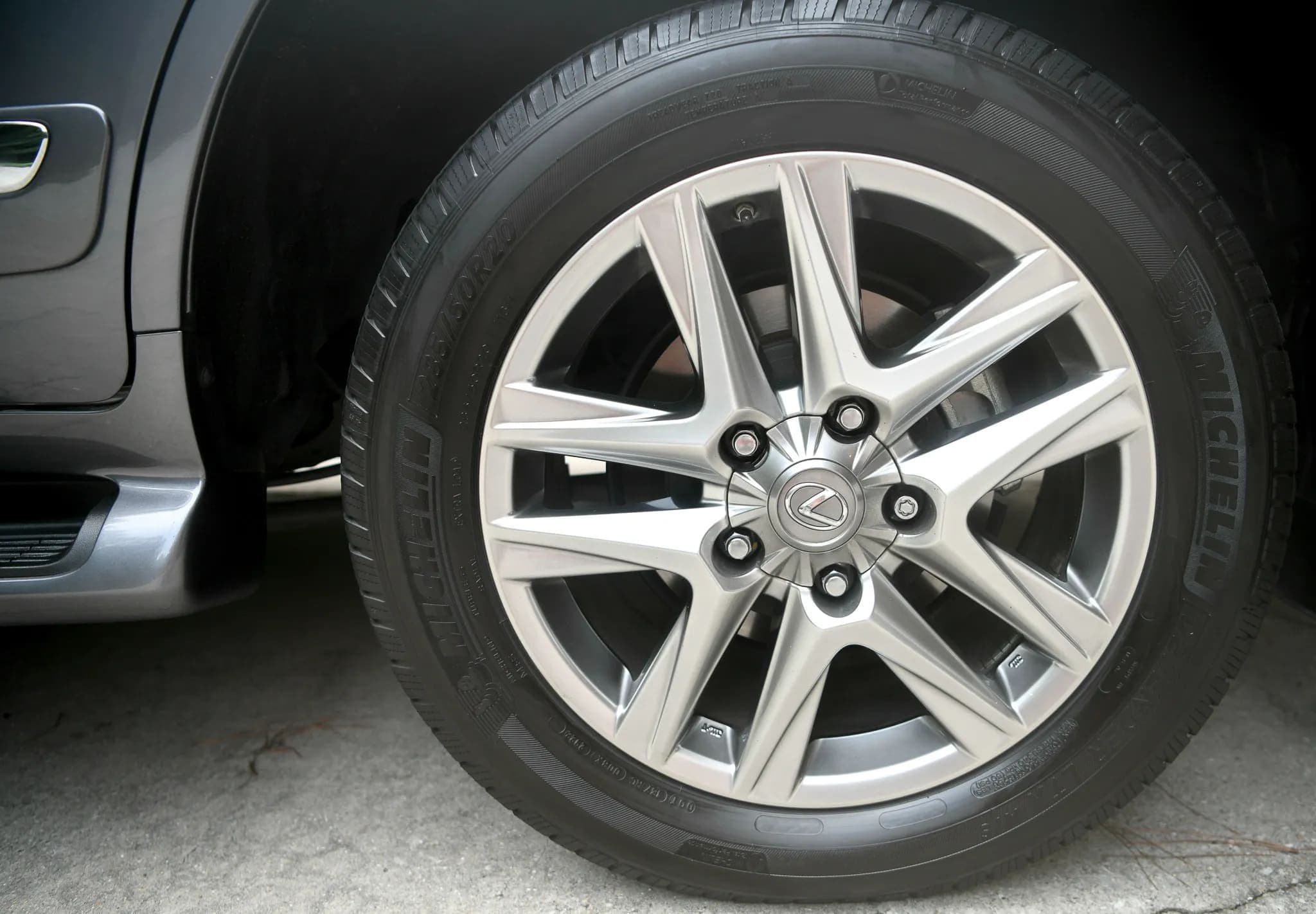 2014 Lexus LX570, view