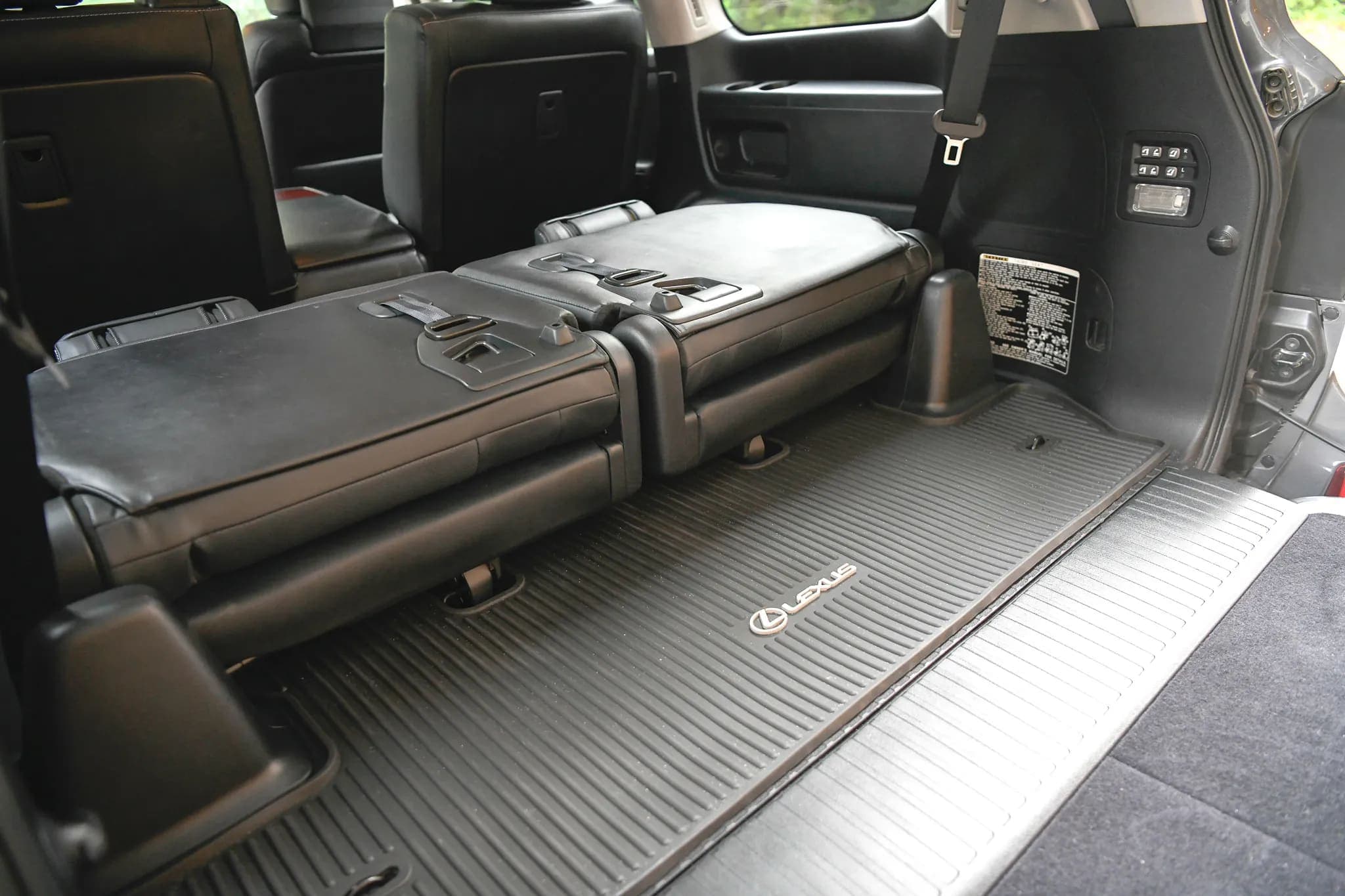 2014 Lexus LX570, view