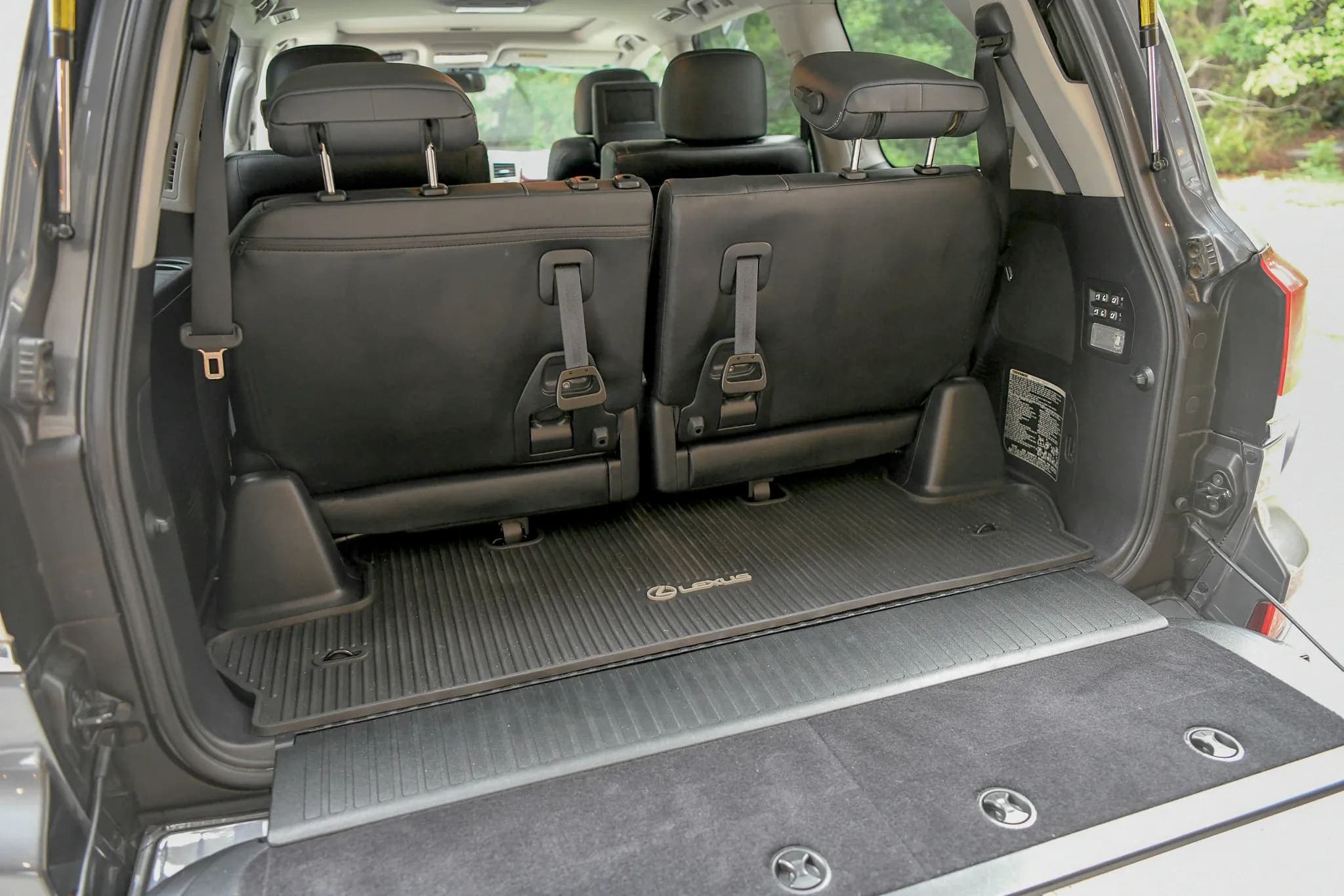 2014 Lexus LX570, view