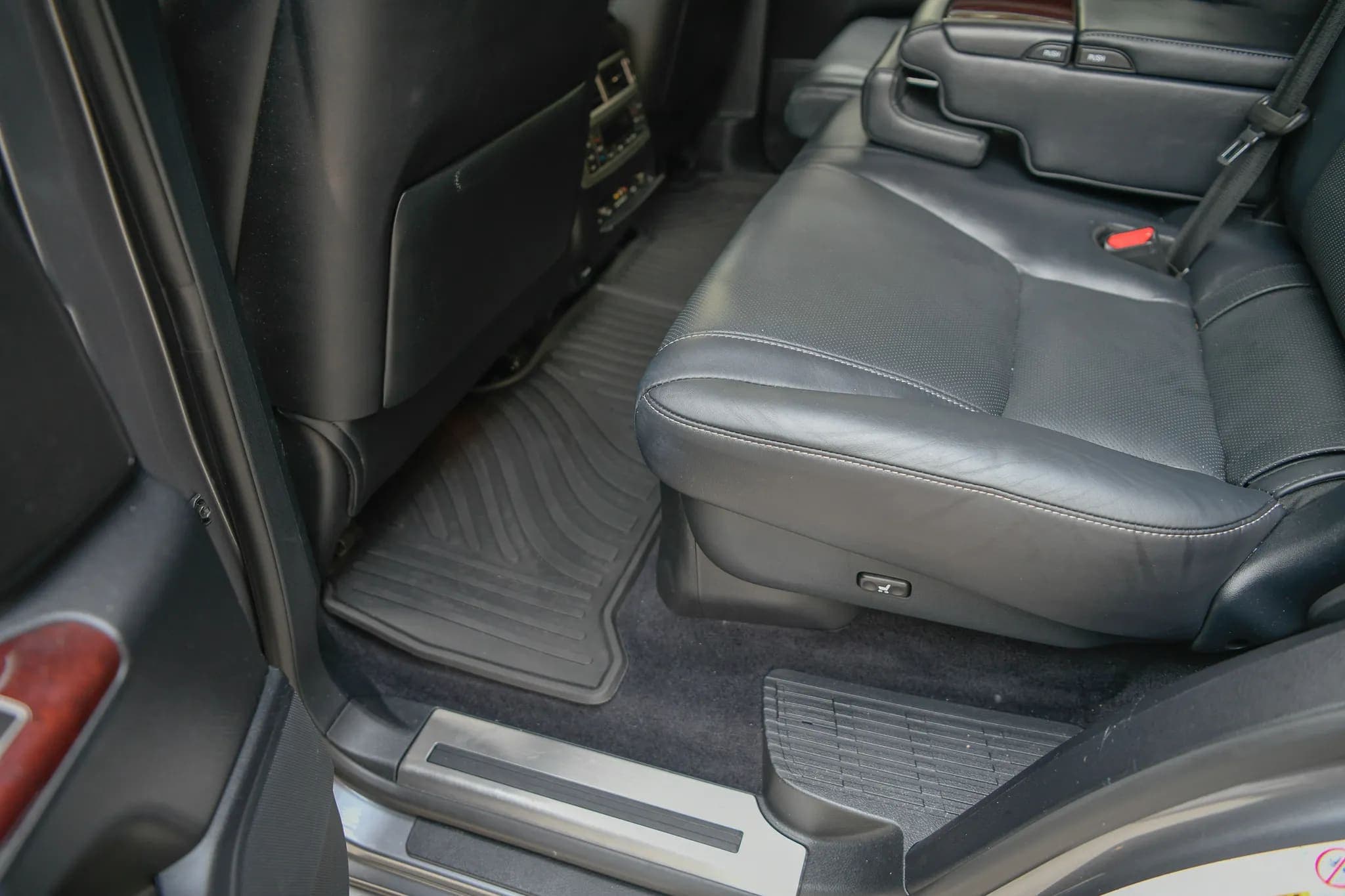 2014 Lexus LX570, view