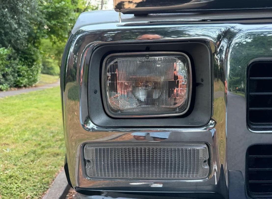 1993 Dodge Ram W250 LE Club Cab Cummins 4×4 5-Speed, view