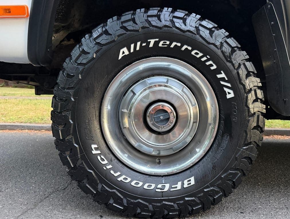 1993 Dodge Ram W250 LE Club Cab Cummins 4×4 5-Speed, view