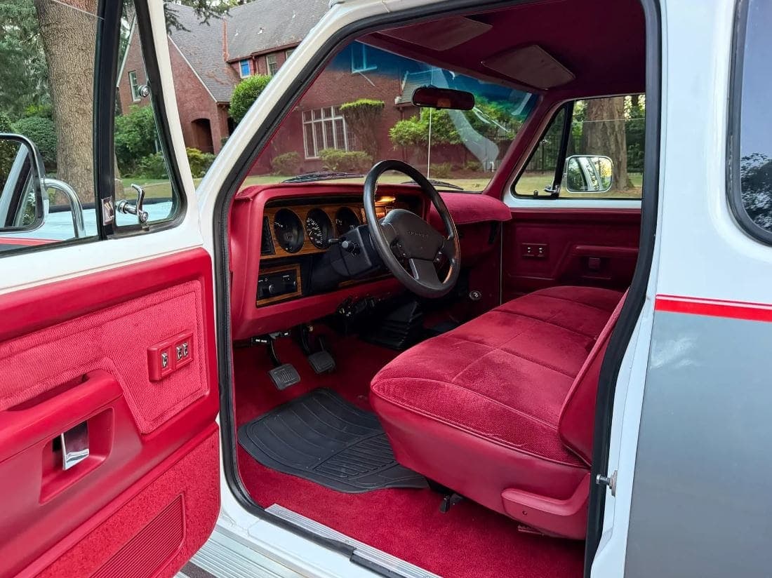 1993 Dodge Ram W250 LE Club Cab Cummins 4×4 5-Speed, view