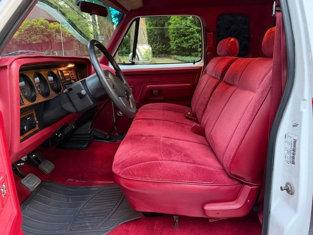 1993 Dodge Ram W250 LE Club Cab Cummins 4×4 5-Speed, view