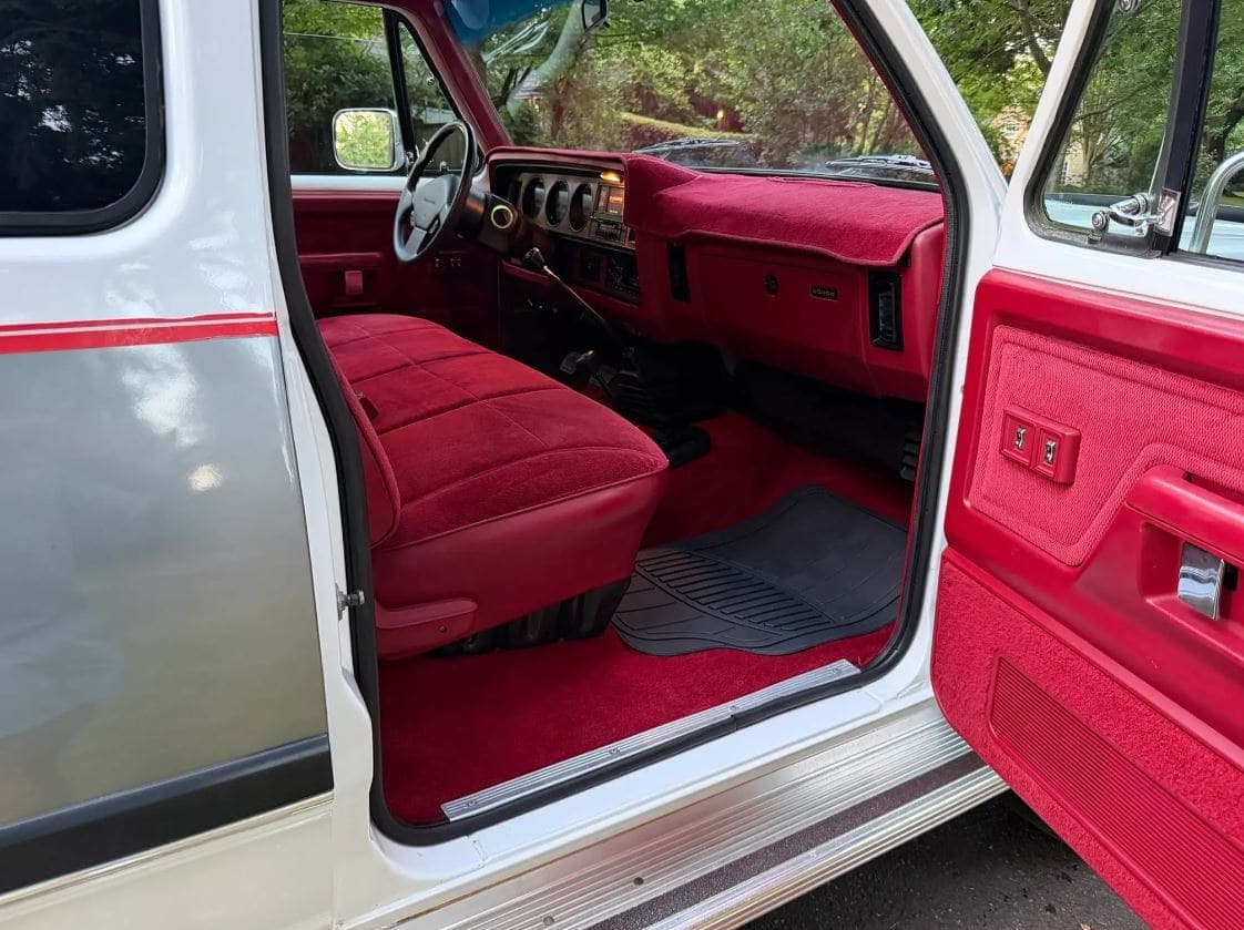 1993 Dodge Ram W250 LE Club Cab Cummins 4×4 5-Speed, view