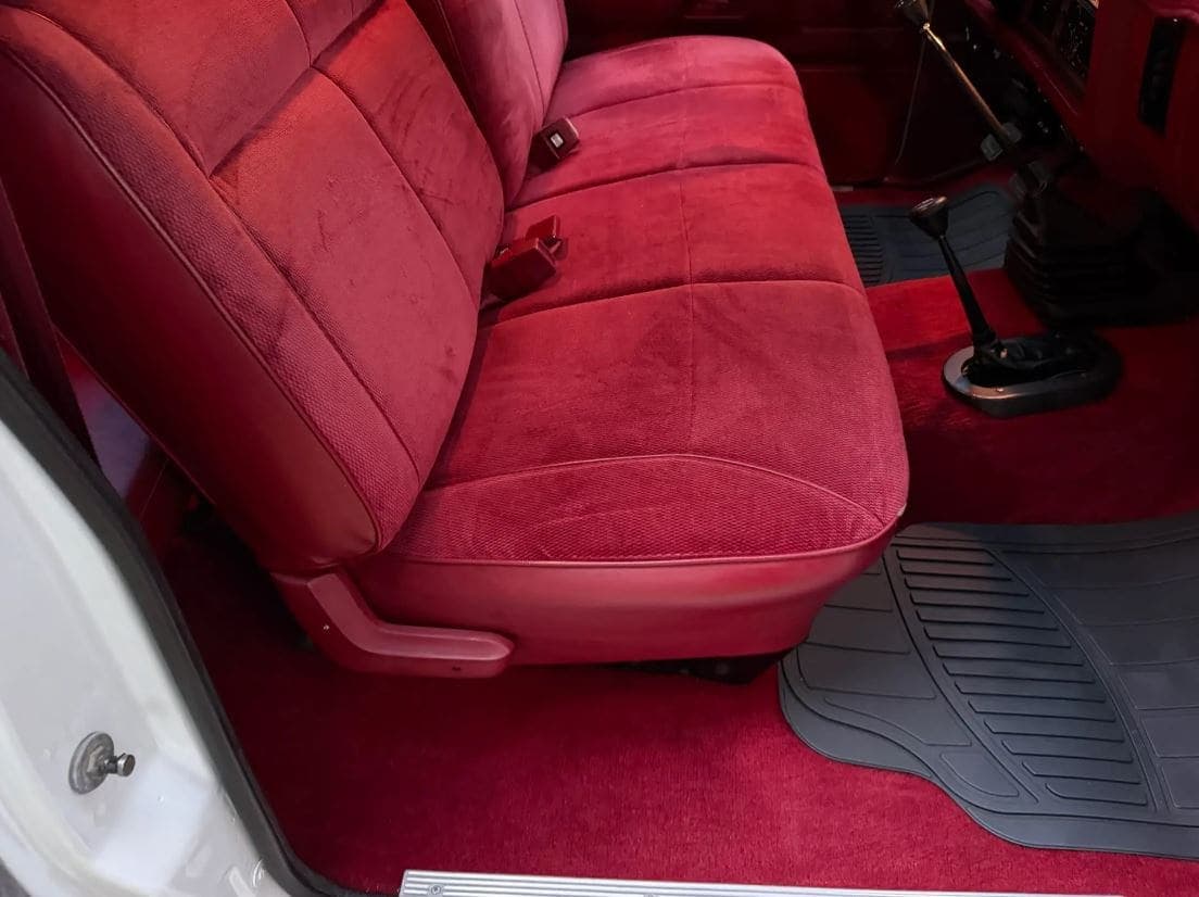 1993 Dodge Ram W250 LE Club Cab Cummins 4×4 5-Speed, view