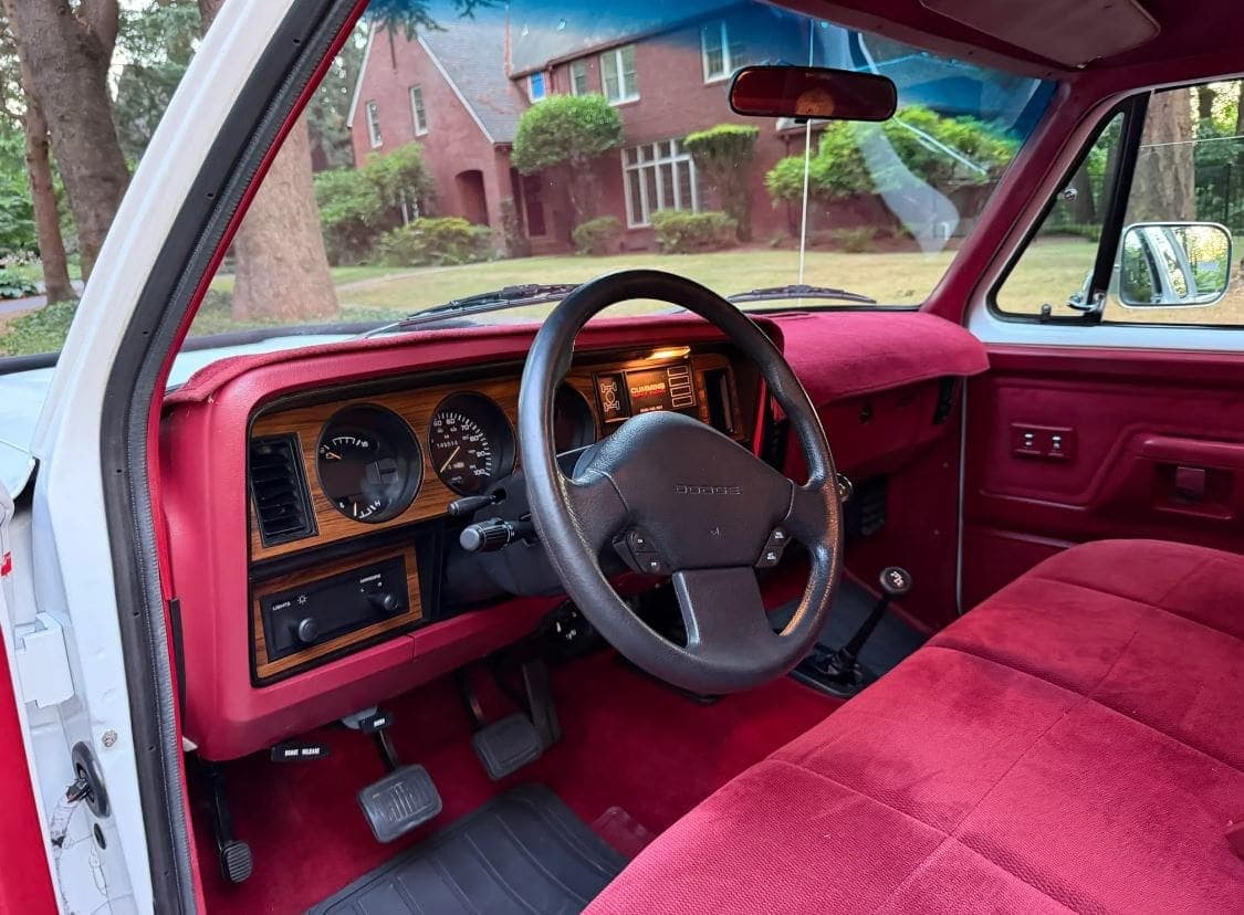 1993 Dodge Ram W250 LE Club Cab Cummins 4×4 5-Speed, view