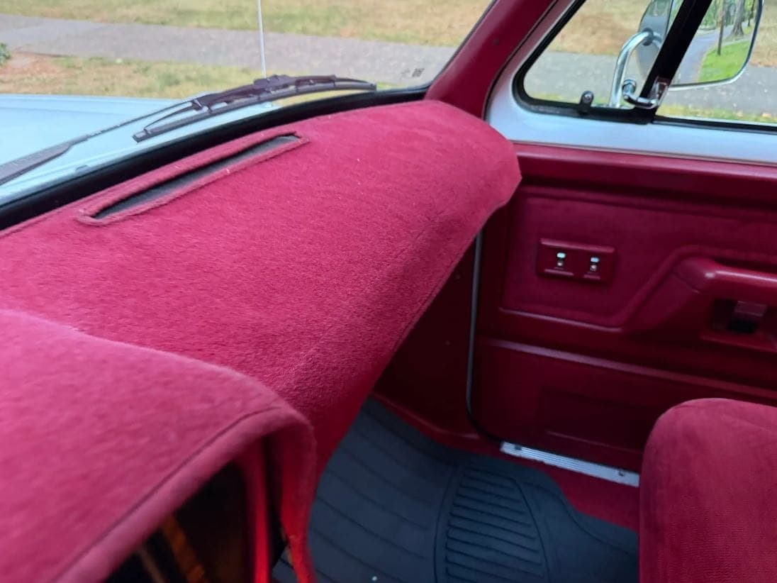 1993 Dodge Ram W250 LE Club Cab Cummins 4×4 5-Speed, view