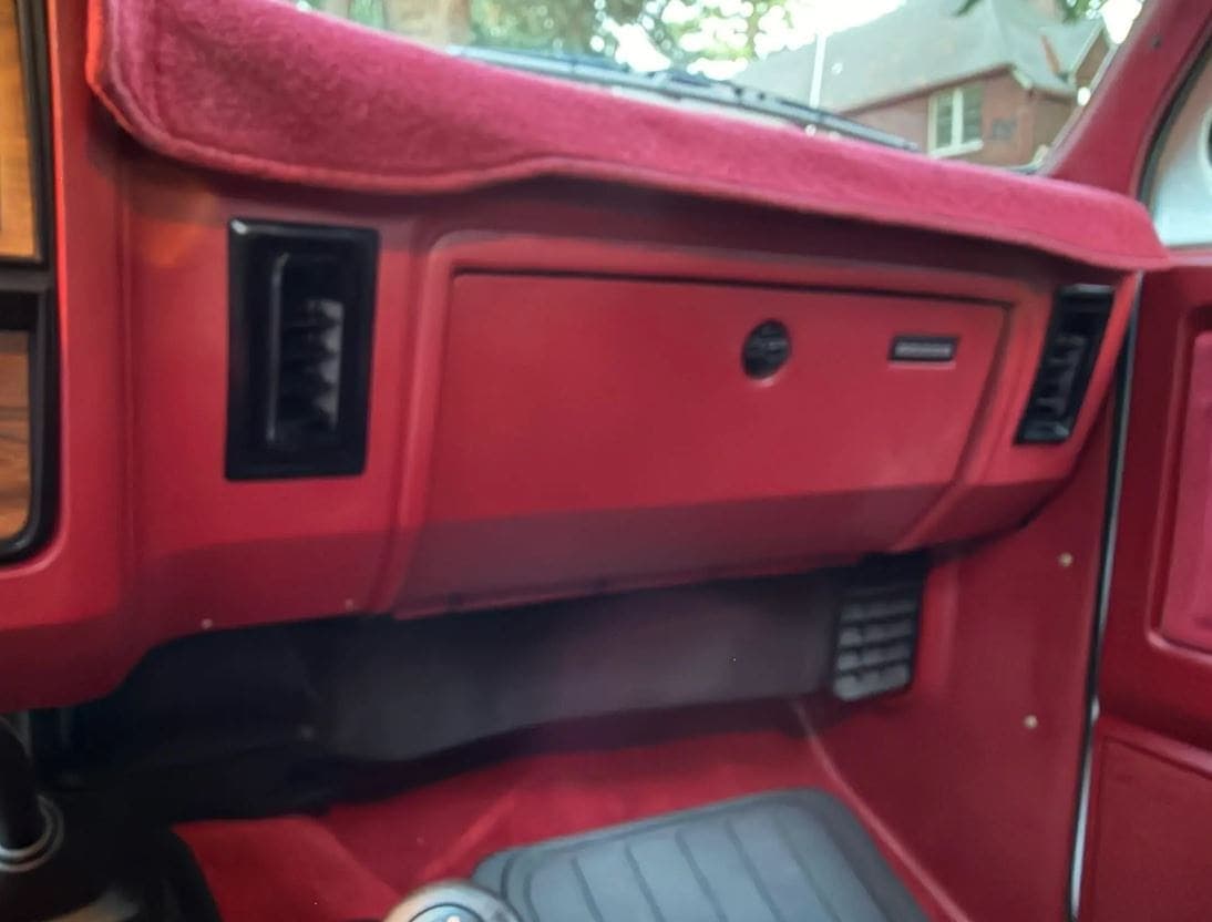 1993 Dodge Ram W250 LE Club Cab Cummins 4×4 5-Speed, view