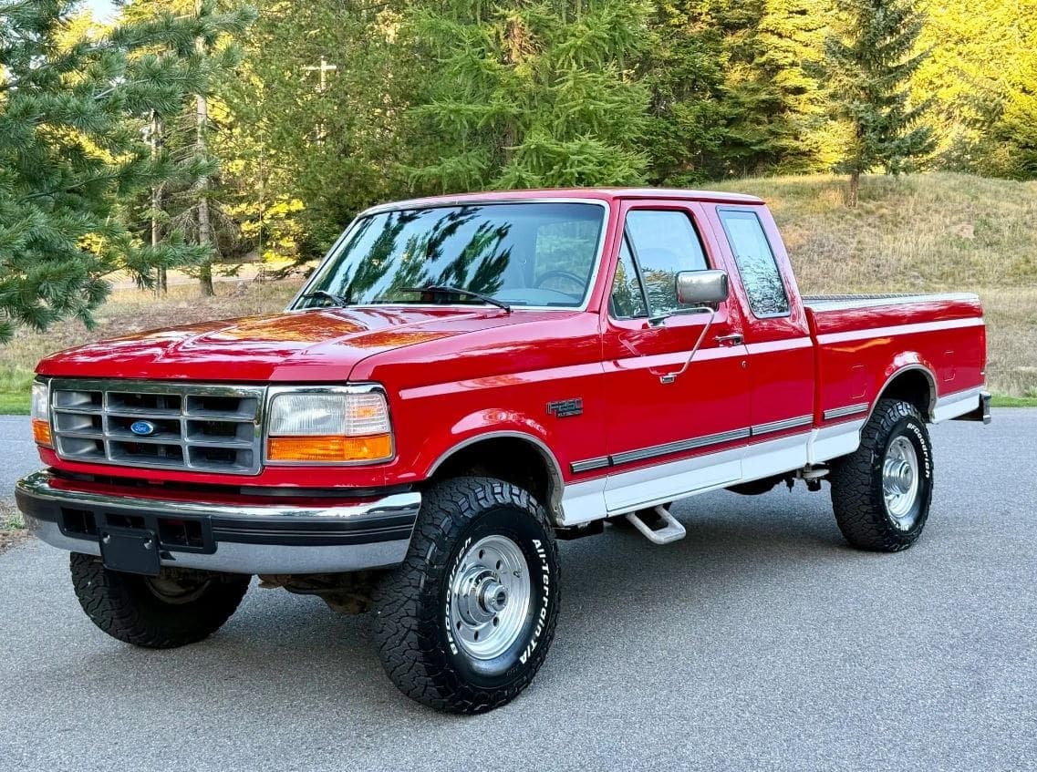 1996 Ford F-250 XLT SuperCab 7.5L 4×4 5-Speed exterior
