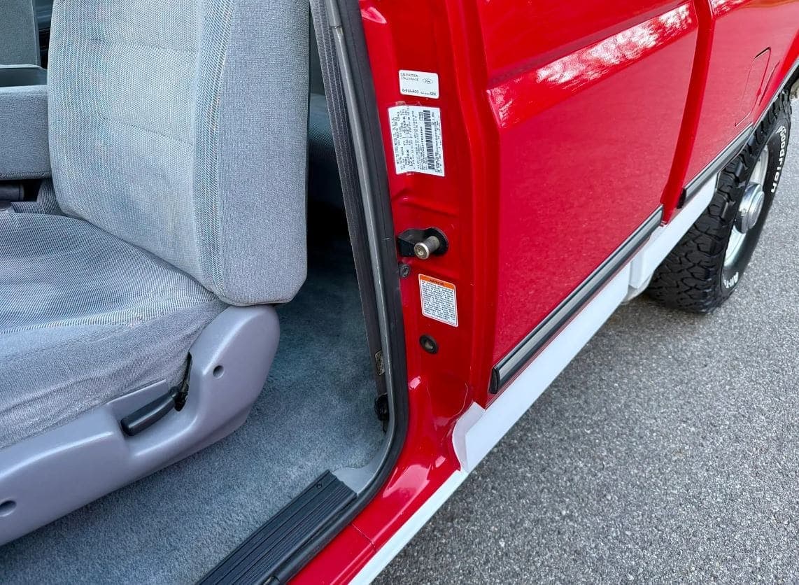 1996 Ford F-250 XLT SuperCab 7.5L 4×4 5-Speed, view