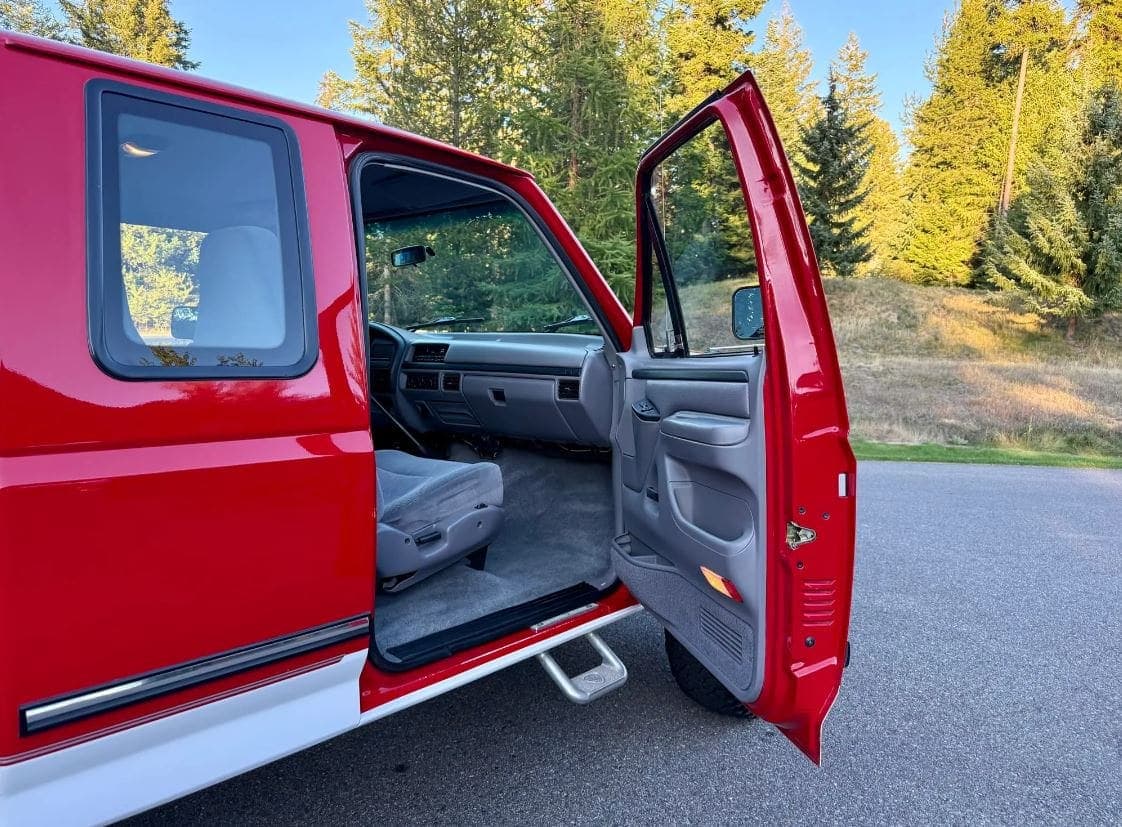 1996 Ford F-250 XLT SuperCab 7.5L 4×4 5-Speed, view
