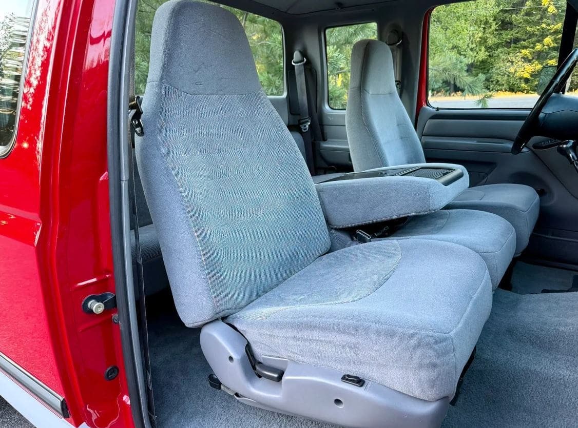 1996 Ford F-250 XLT SuperCab 7.5L 4×4 5-Speed, view