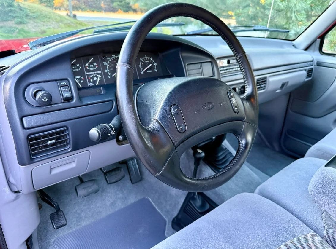 1996 Ford F-250 XLT SuperCab 7.5L 4×4 5-Speed, view