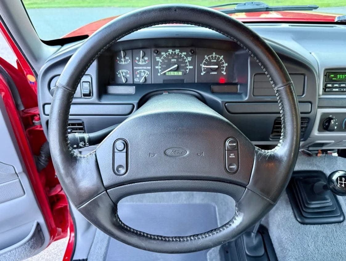 1996 Ford F-250 XLT SuperCab 7.5L 4×4 5-Speed, view