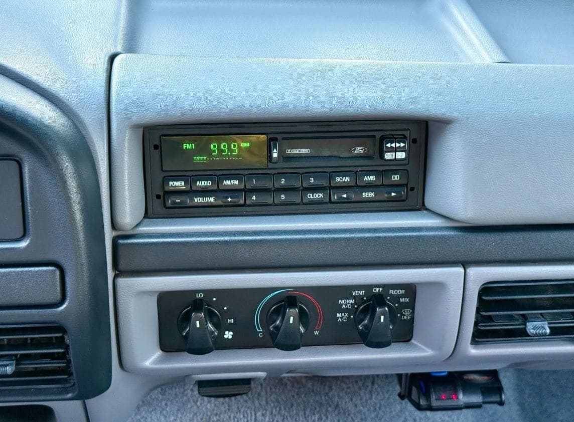 1996 Ford F-250 XLT SuperCab 7.5L 4×4 5-Speed, view