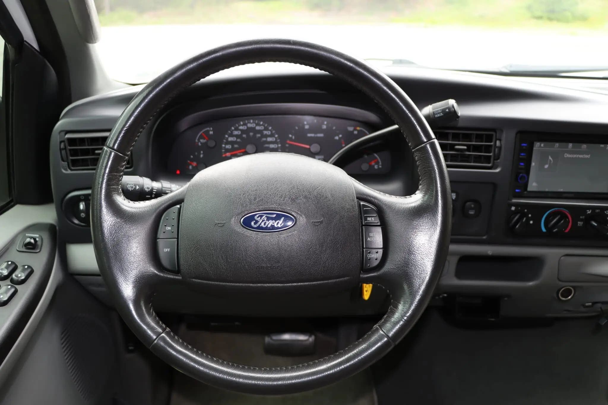 2005 Ford Excursion XLT Power Stroke 4×4, view
