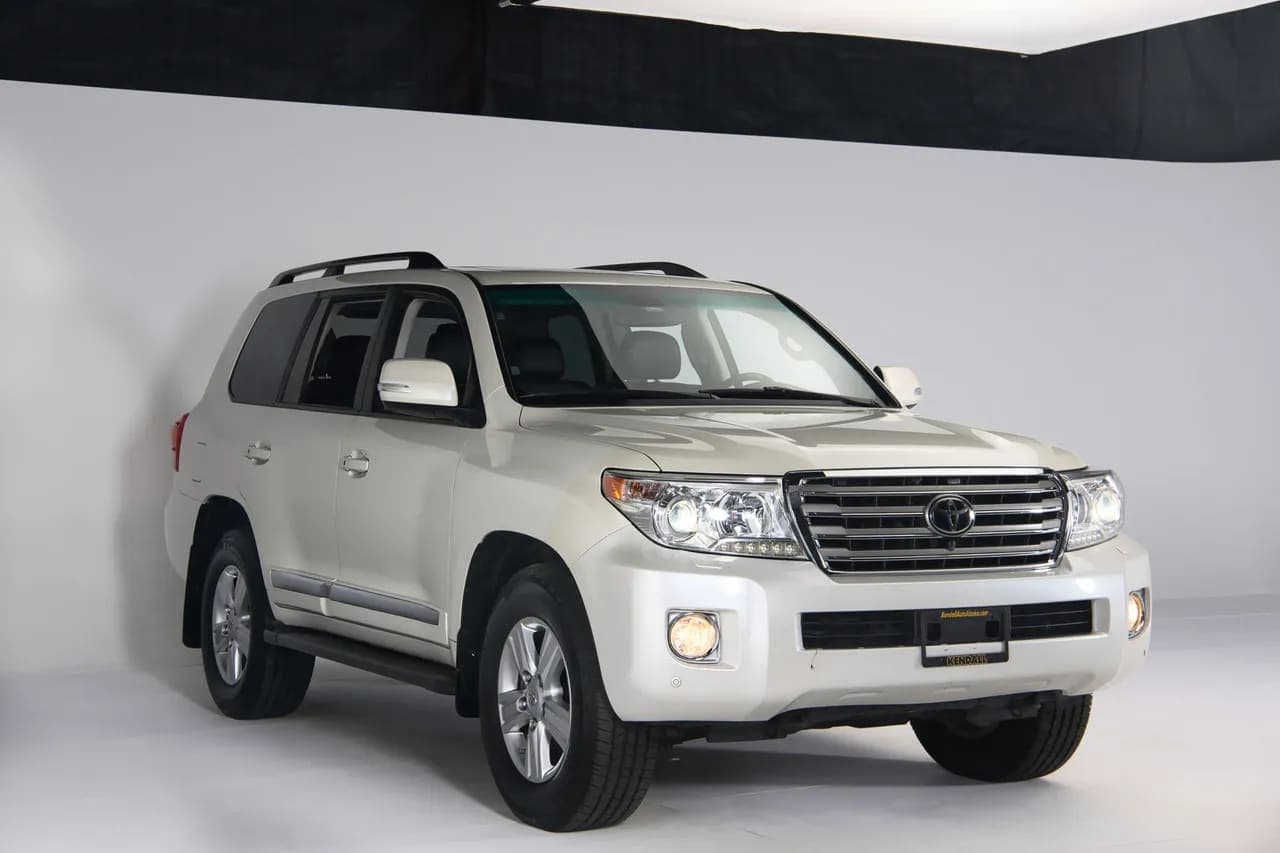 2015 Toyota Land Cruiser URJ200 exterior