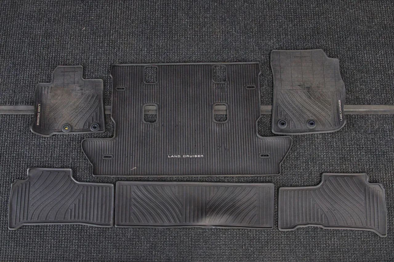 2015 Toyota Land Cruiser URJ200, view