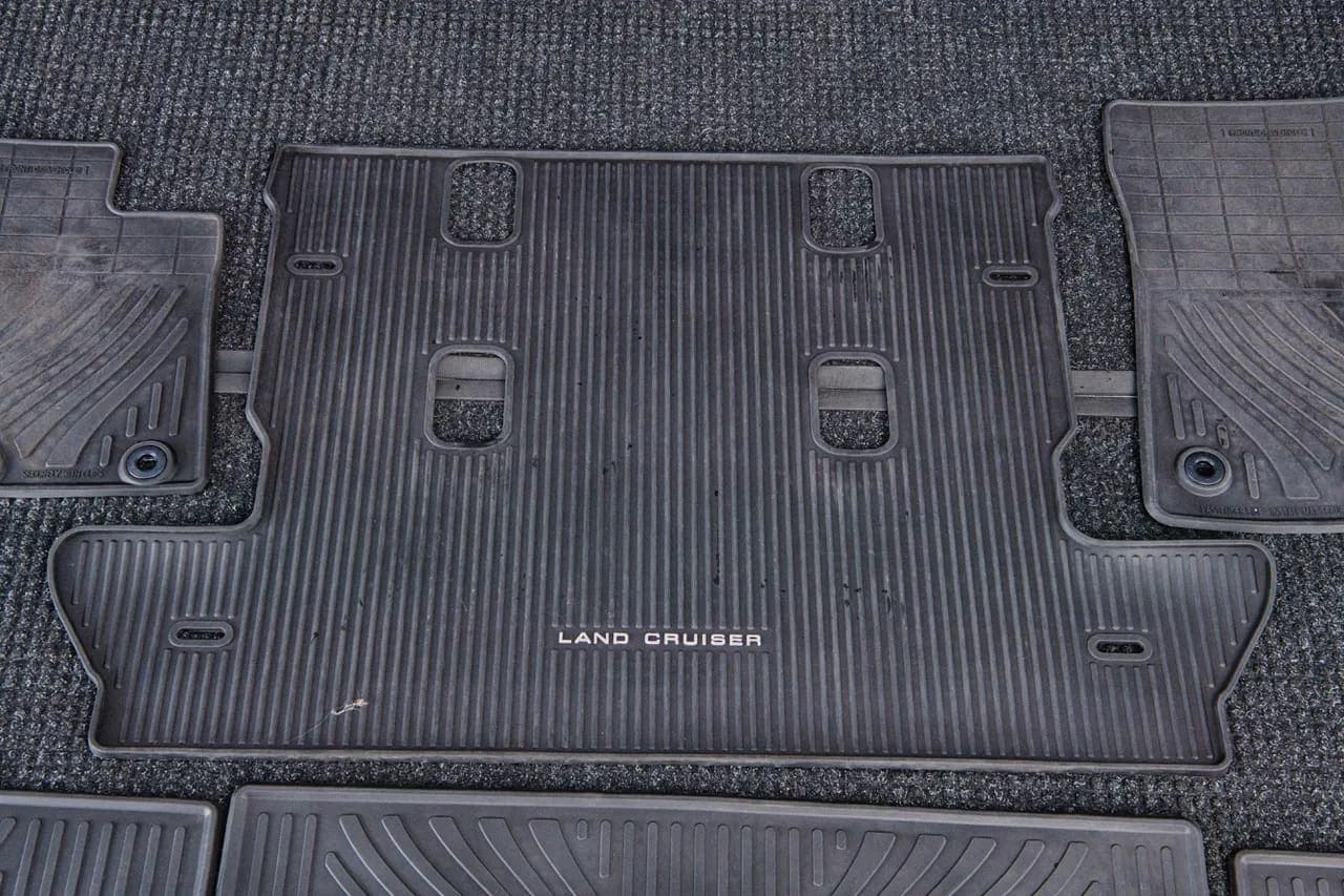 2015 Toyota Land Cruiser URJ200, view
