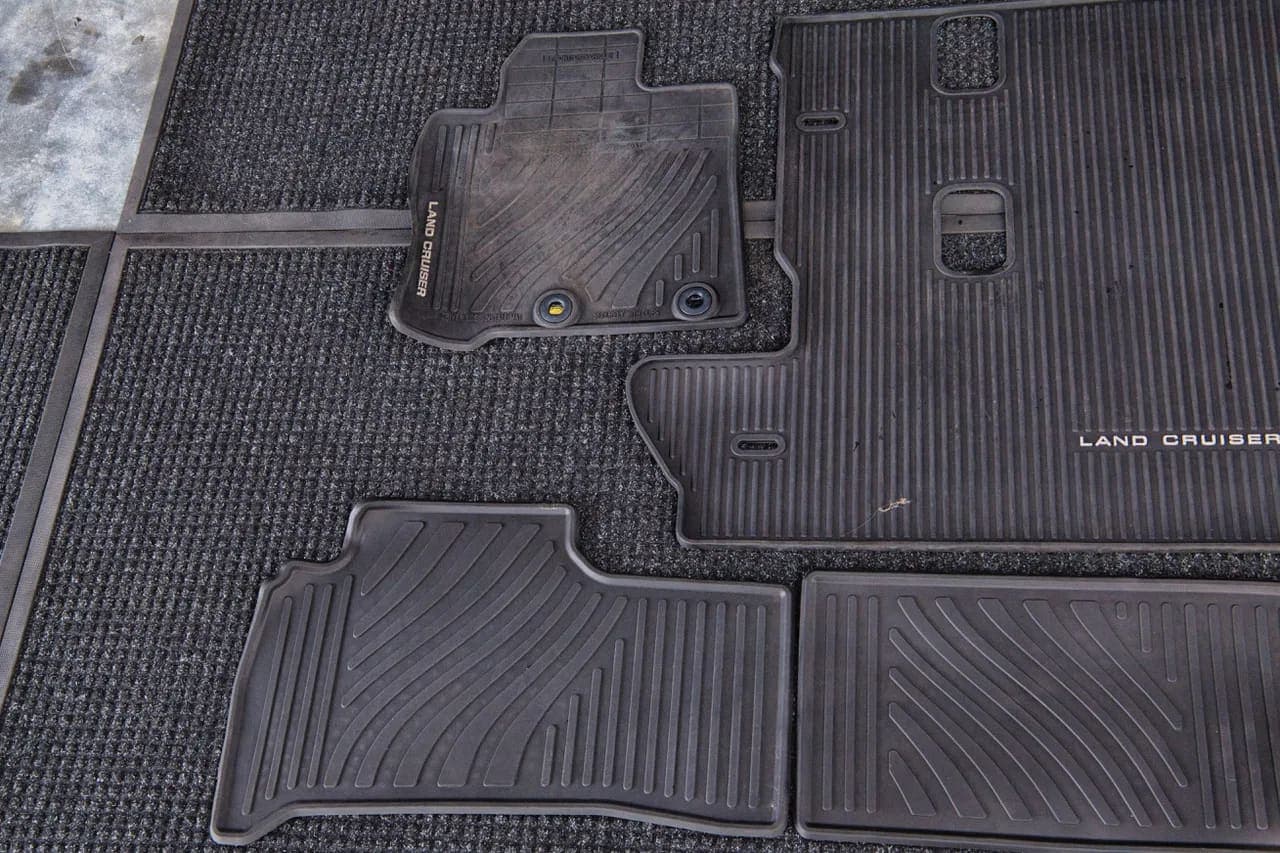 2015 Toyota Land Cruiser URJ200, view