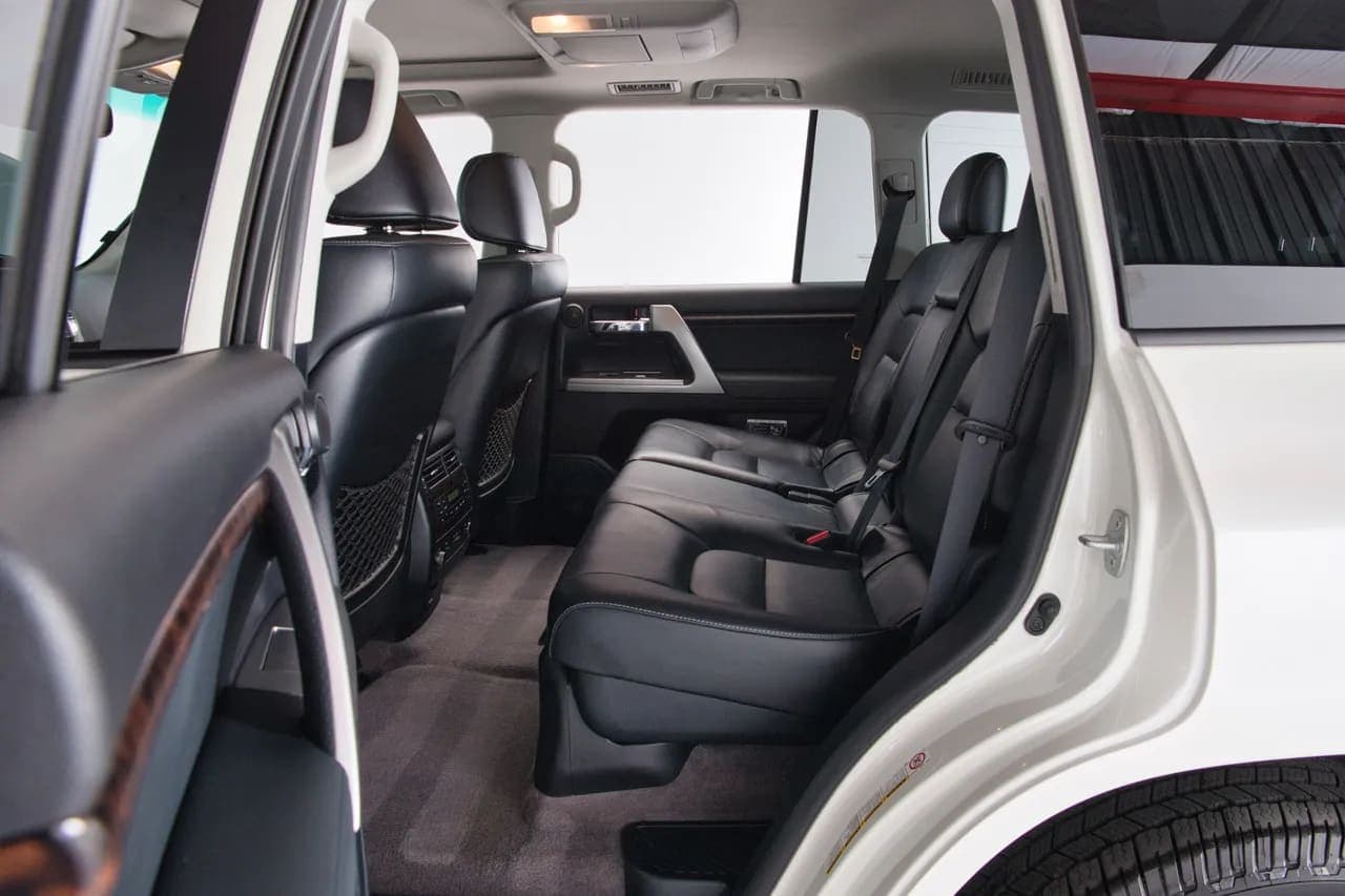 2015 Toyota Land Cruiser URJ200, view