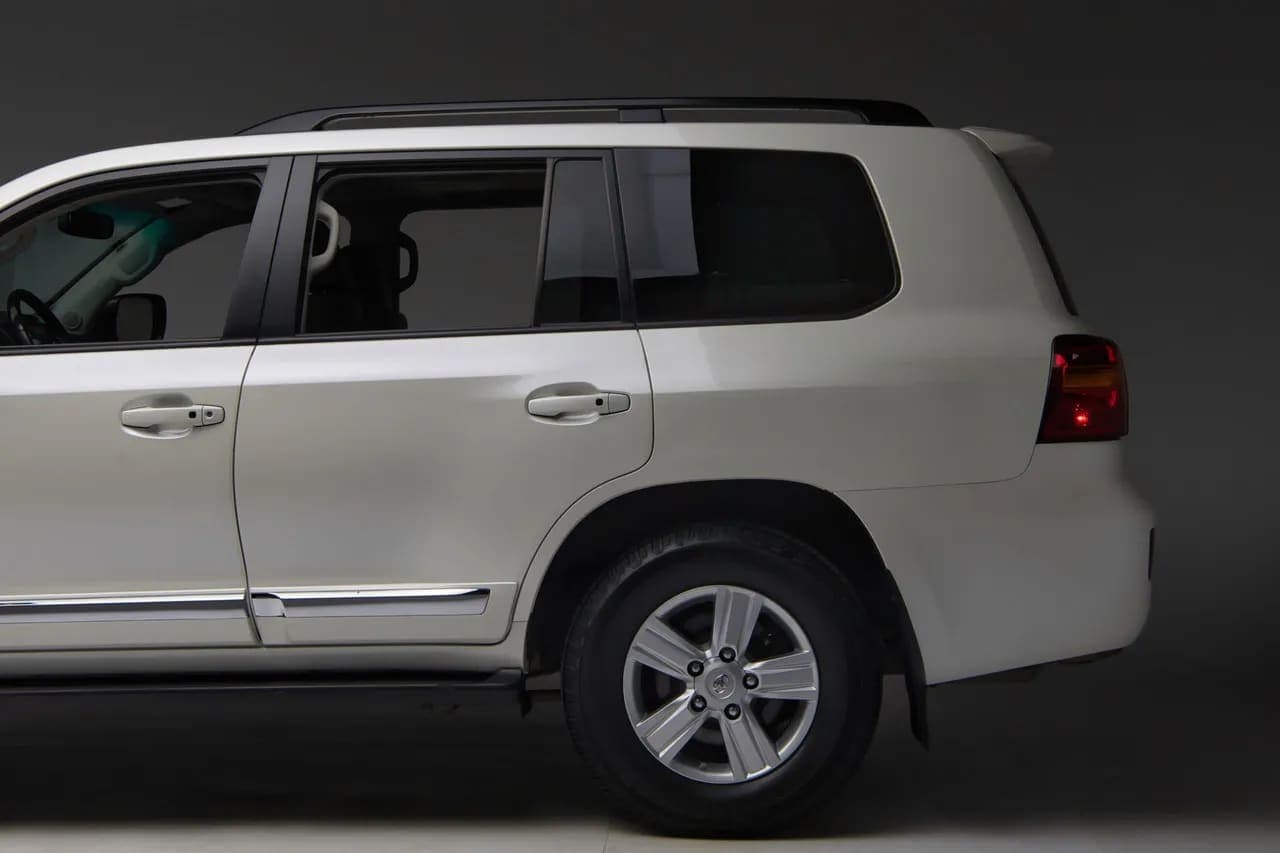 2015 Toyota Land Cruiser URJ200, view