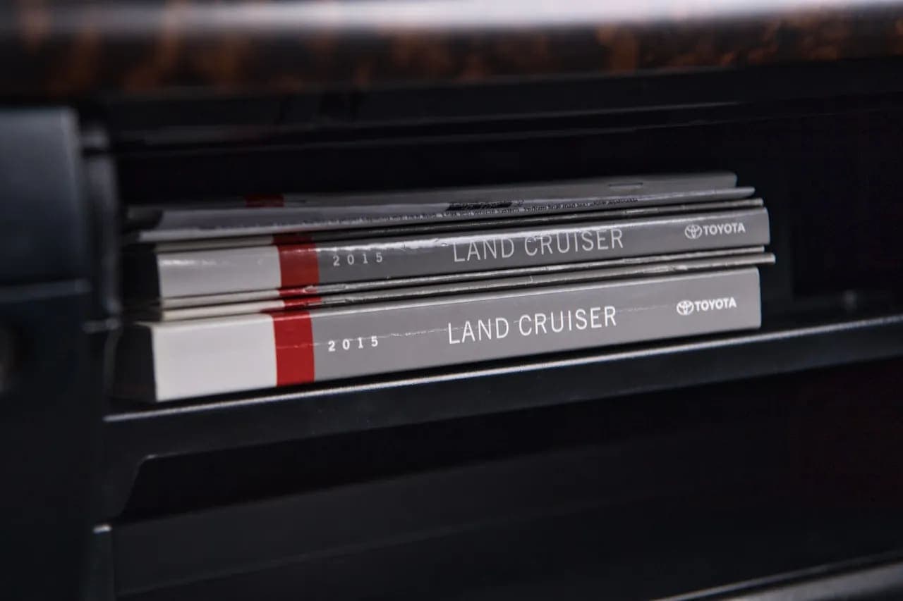 2015 Toyota Land Cruiser URJ200, view