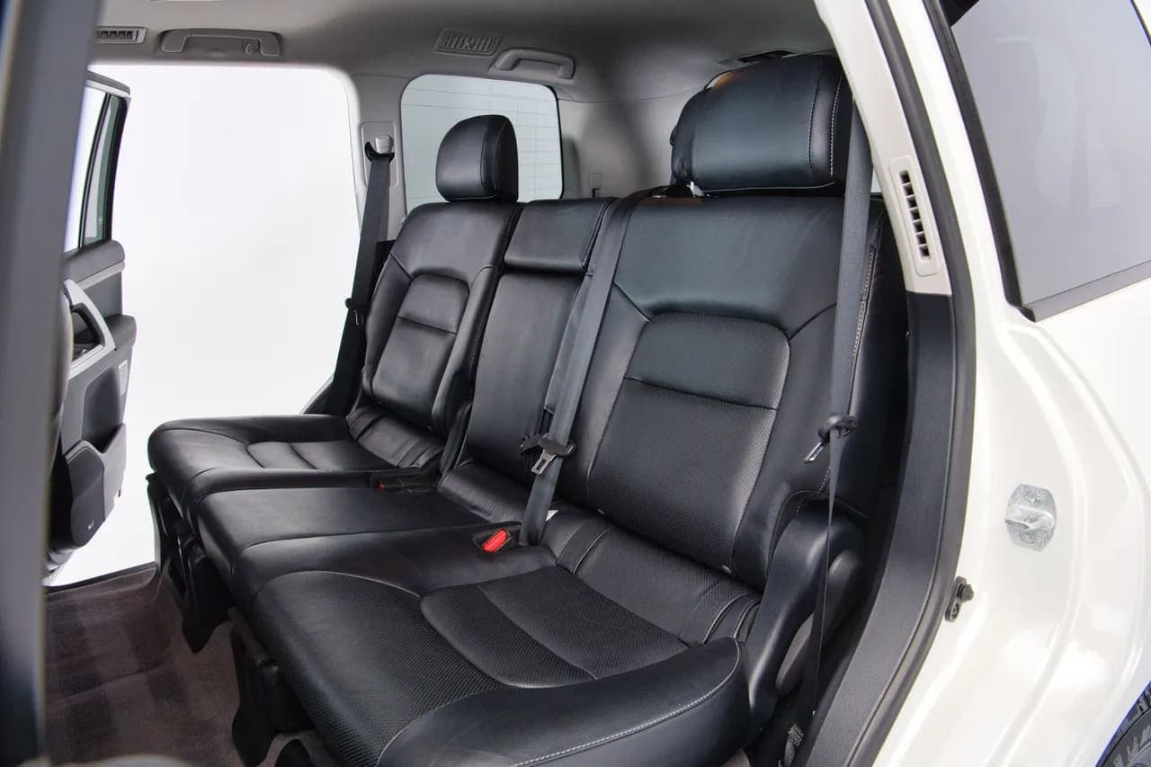 2015 Toyota Land Cruiser URJ200, view