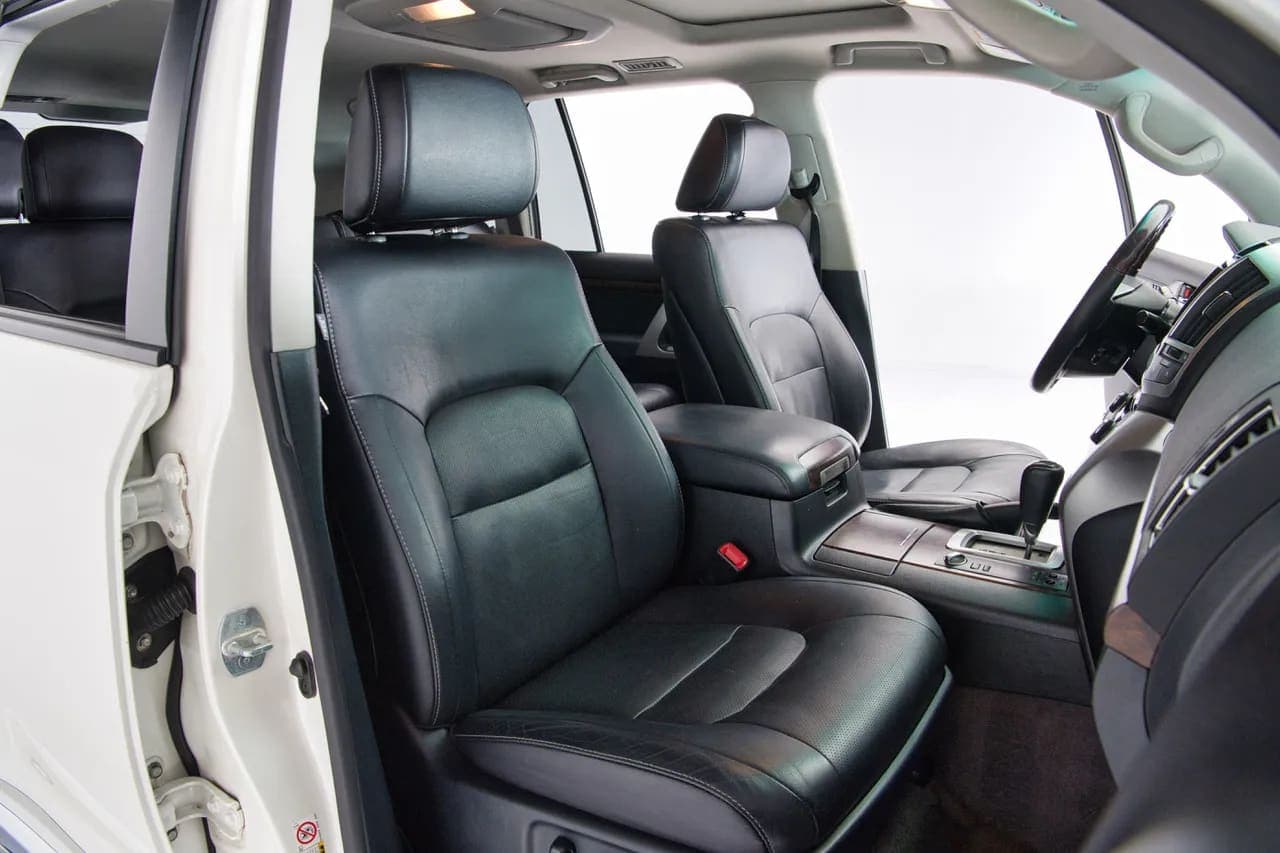 2015 Toyota Land Cruiser URJ200, view