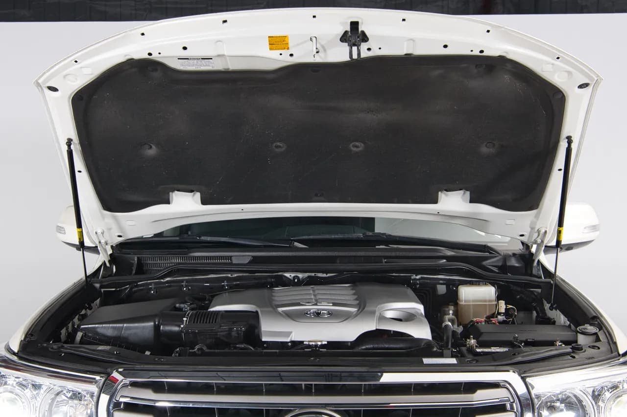 2015 Toyota Land Cruiser URJ200, view