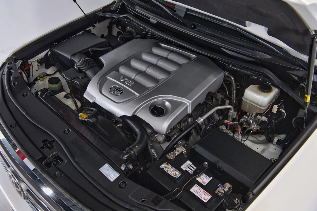 2015 Toyota Land Cruiser URJ200, view