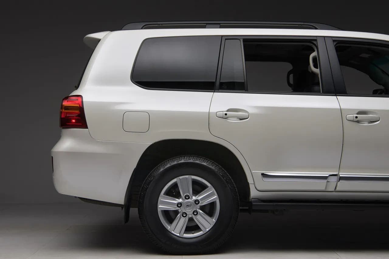 2015 Toyota Land Cruiser URJ200, view
