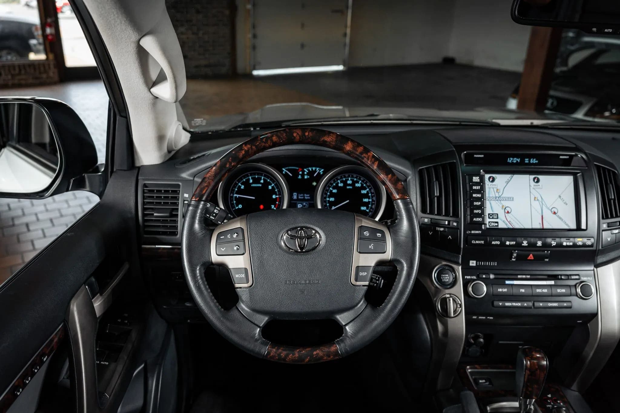 2008 Toyota Land Cruiser URJ200
 7k-Miles Like new, view