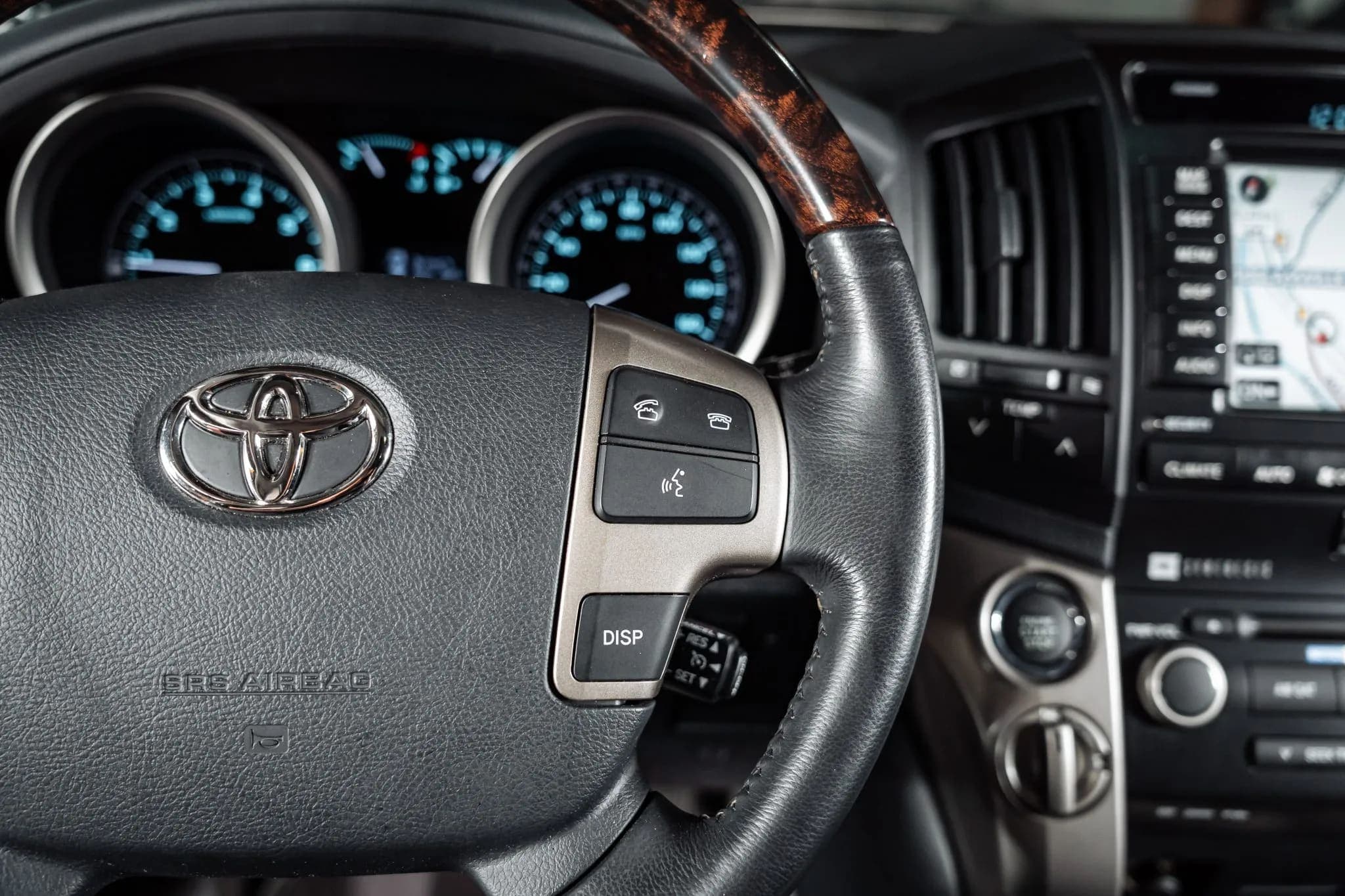 2008 Toyota Land Cruiser URJ200
 7k-Miles Like new, view