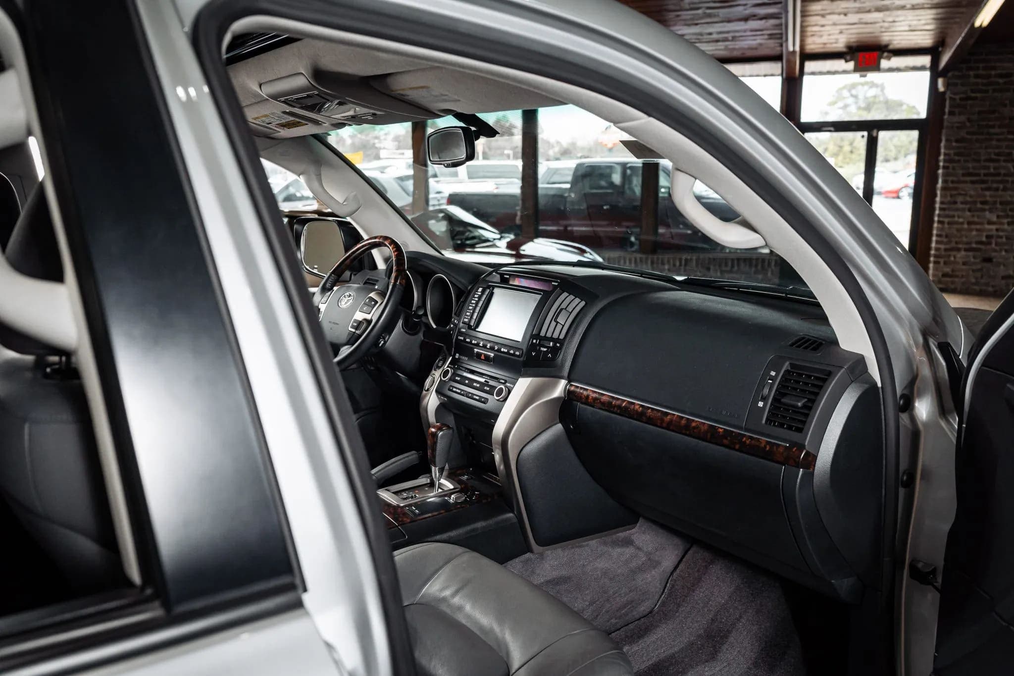 2008 Toyota Land Cruiser URJ200
 7k-Miles Like new, view