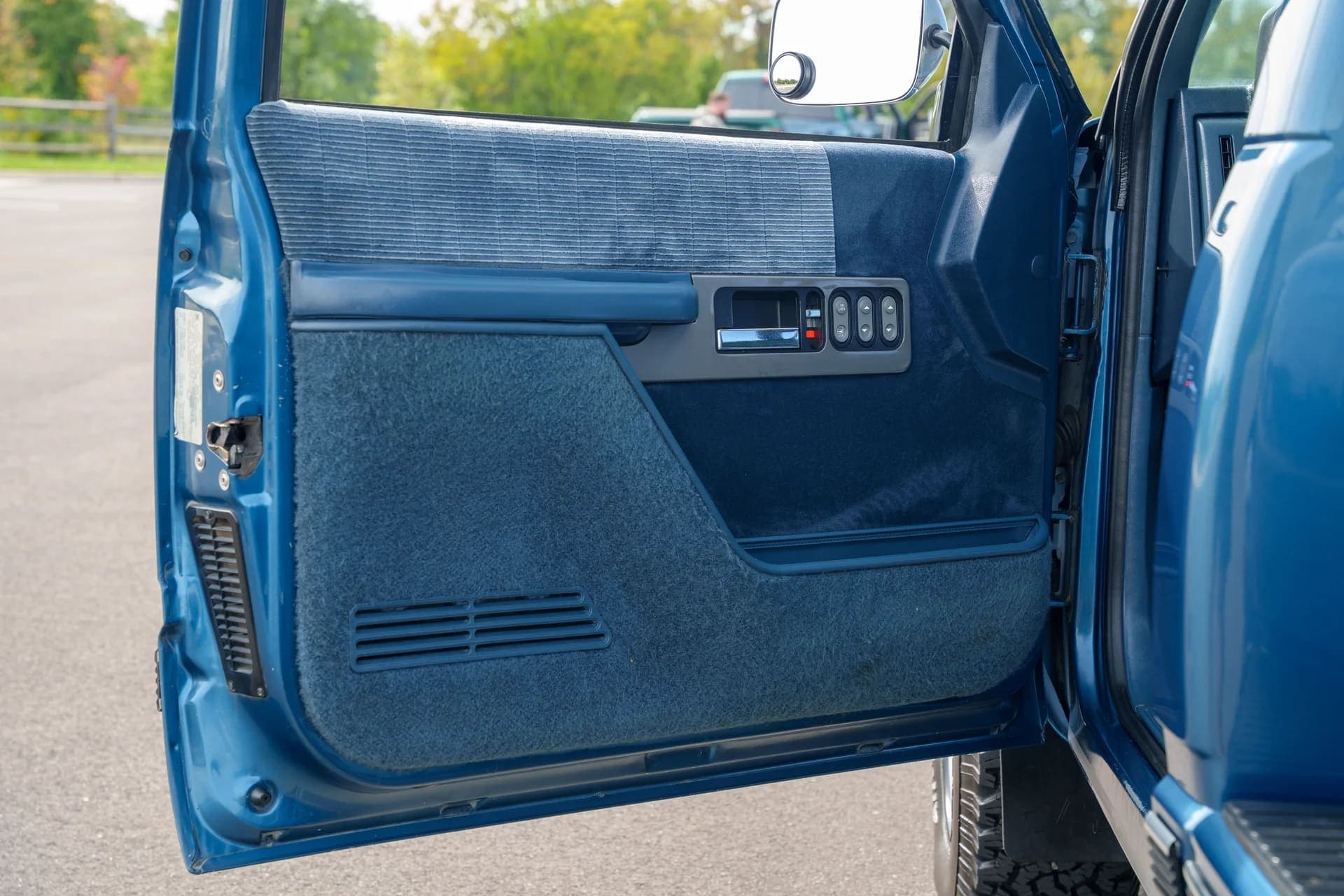 1990 Chevrolet 1500 Pickup, view