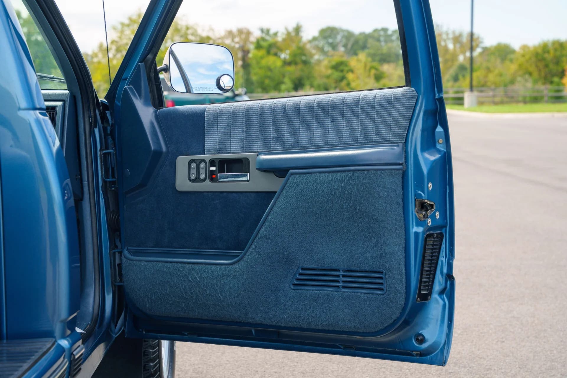 1990 Chevrolet 1500 Pickup, view
