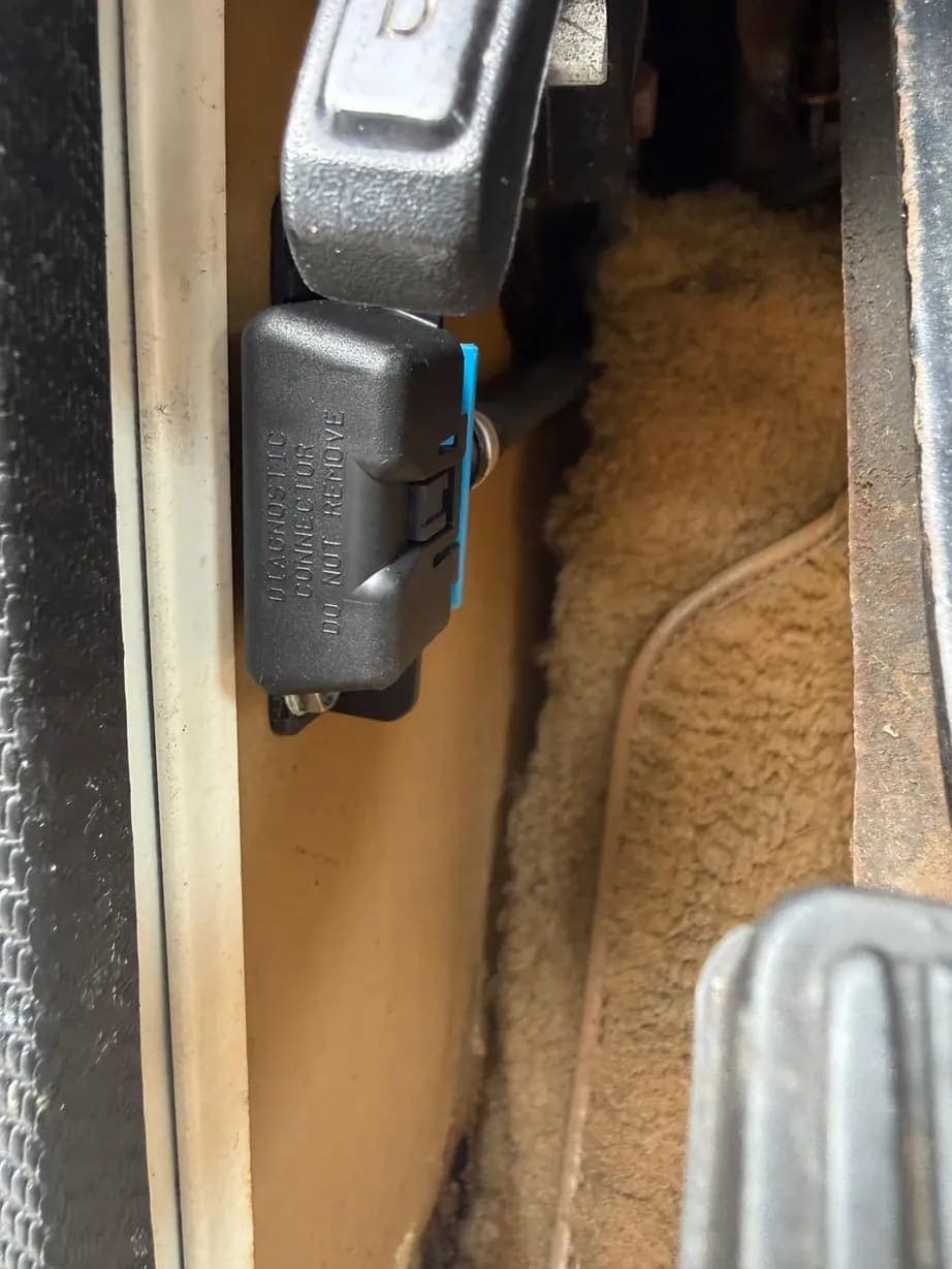 1987 Jeep Grand Wagoneer, view