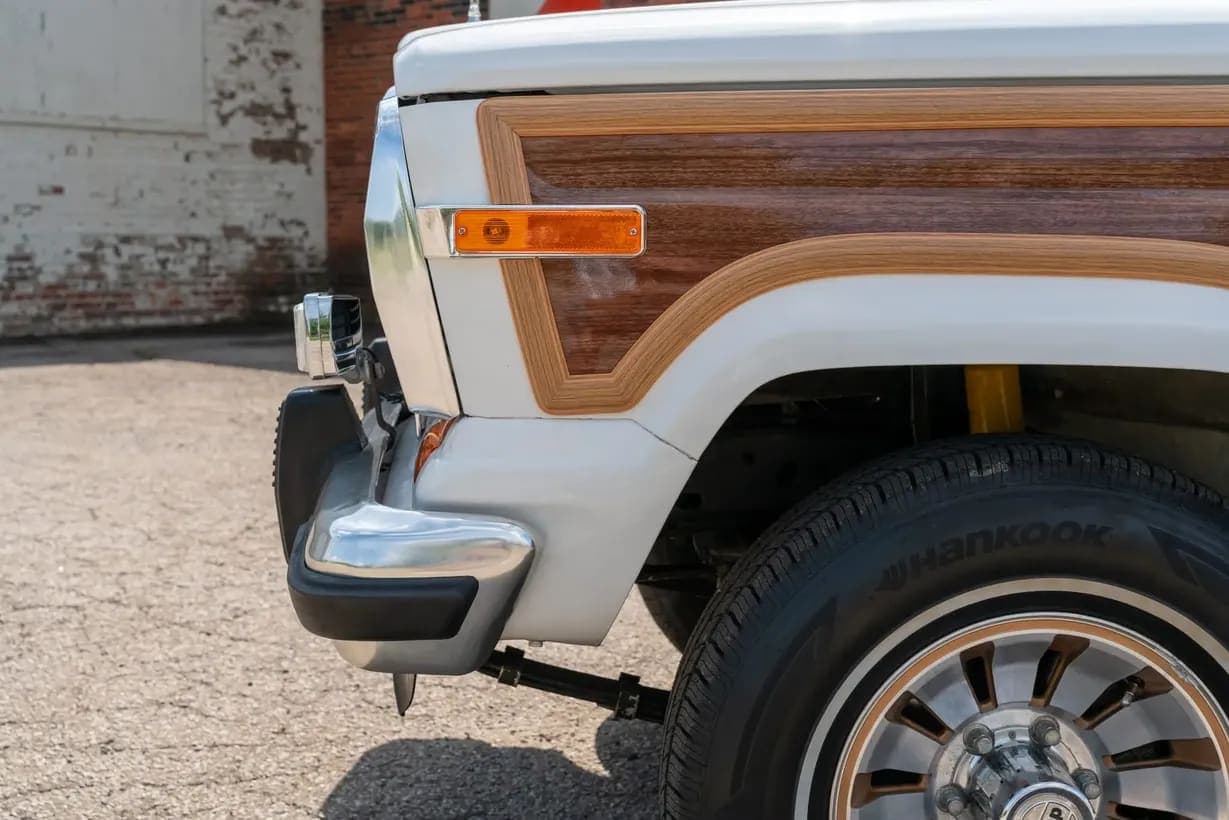 1987 Jeep Grand Wagoneer, view