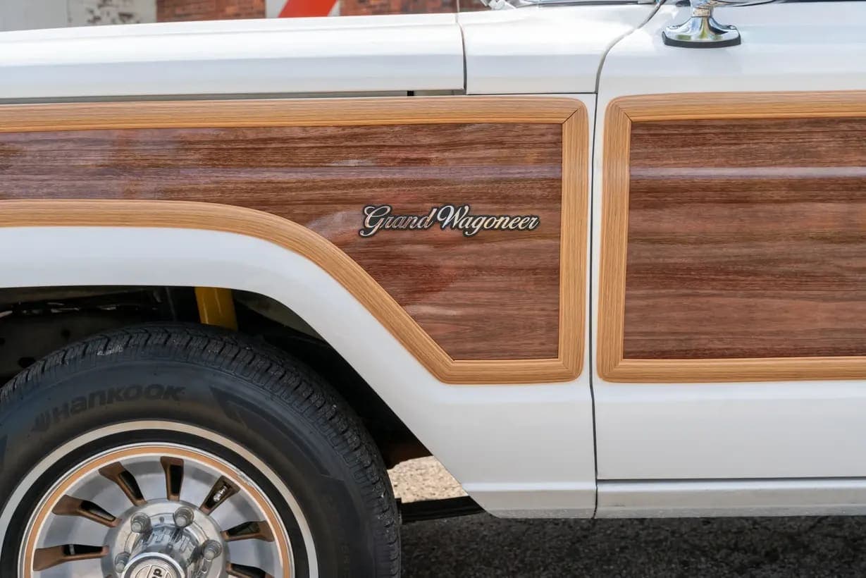 1987 Jeep Grand Wagoneer, view
