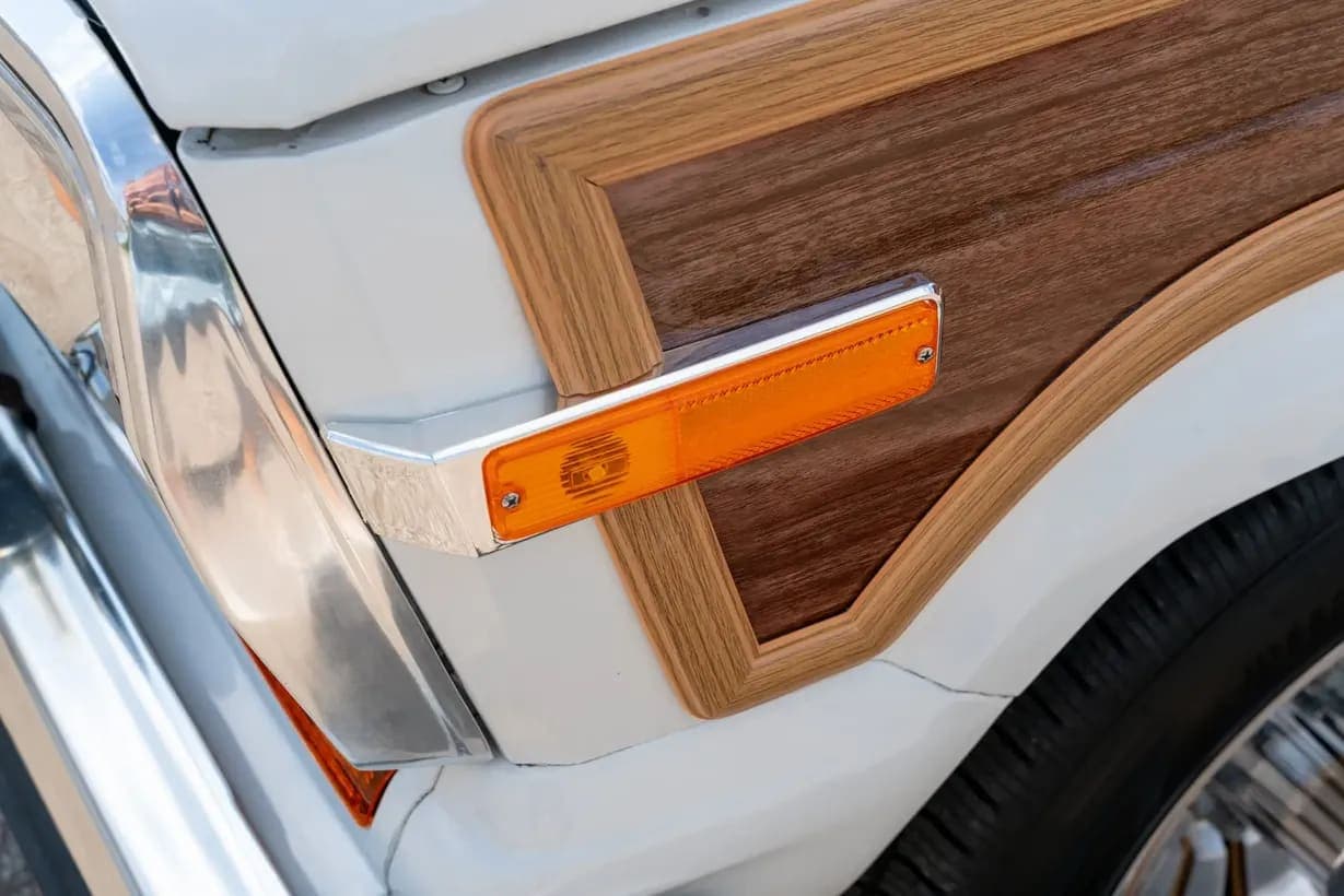 1987 Jeep Grand Wagoneer, view
