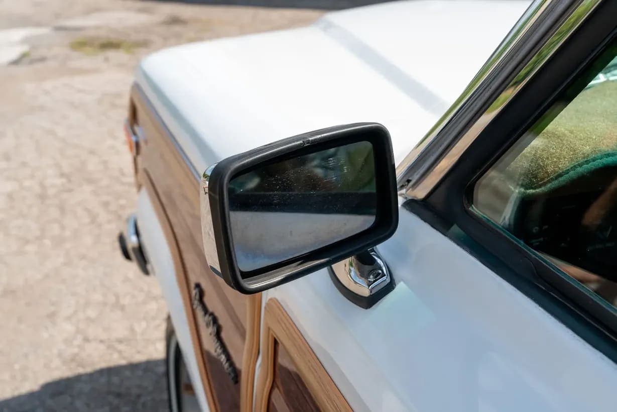 1987 Jeep Grand Wagoneer, view