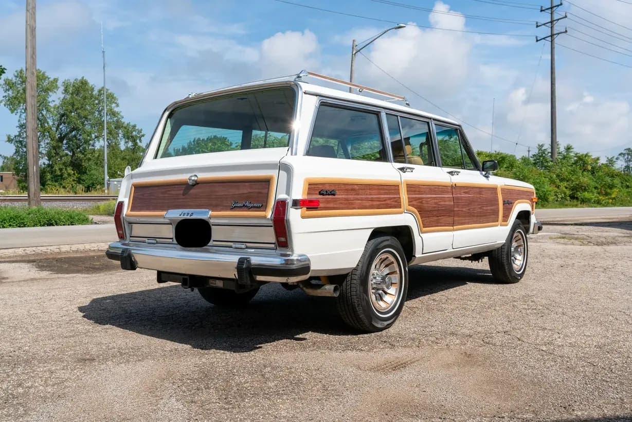 1987 Jeep Grand Wagoneer, view