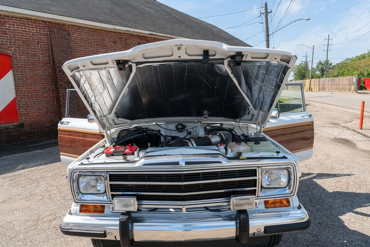 1987 Jeep Grand Wagoneer, view